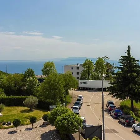 Bare - Sea View & Private Parking