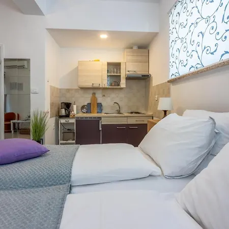 Apartment Bare