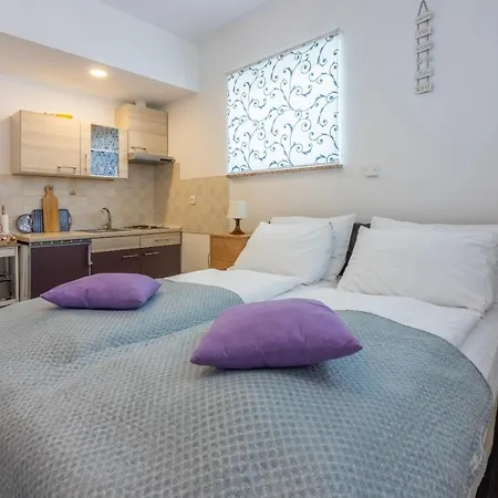 Bare - Sea View & Private Parking *