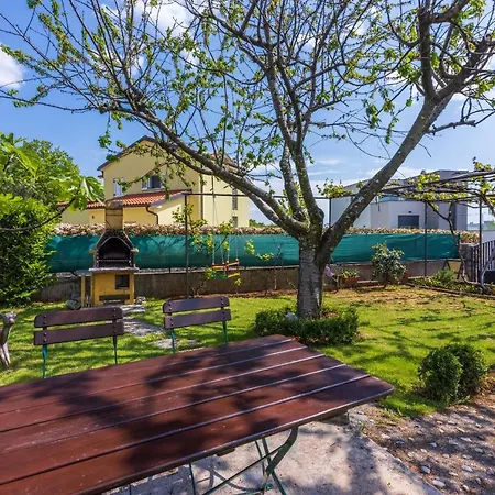 Bare - Sea View & Private Parking Kastav