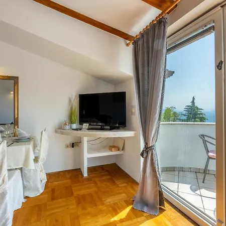 Bare - Sea View & Private Parking *