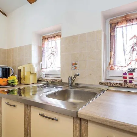 Bare - Sea View & Private Parking *