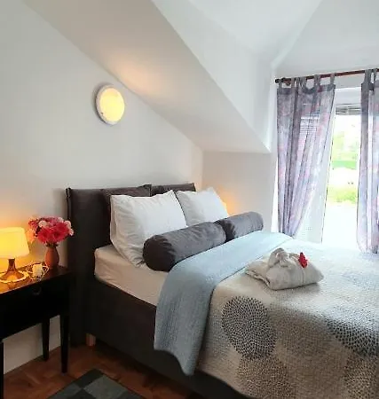 Bare - Sea View & Private Parking *