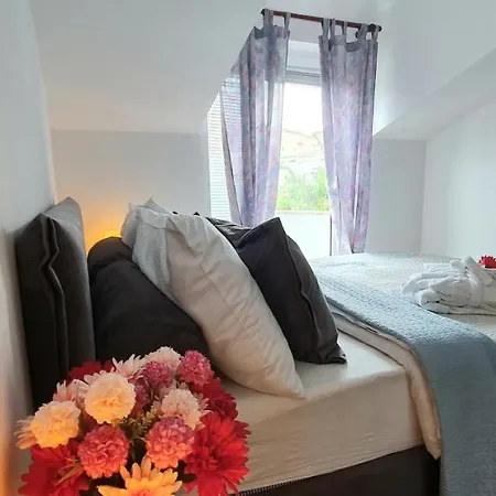 Bare - Sea View & Private Parking *