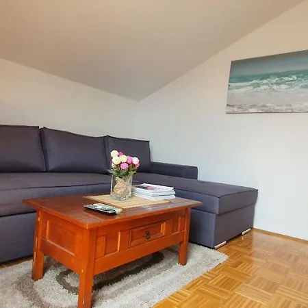 Apartment Bare