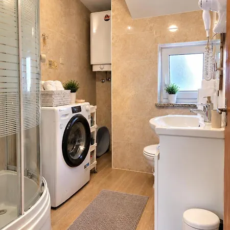 Bare Apartment *
