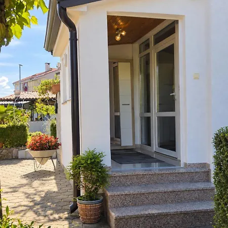 Bare - Sea View & Private Parking