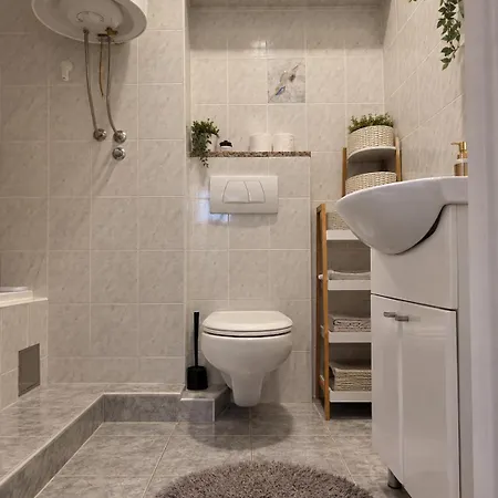 Apartment Bare